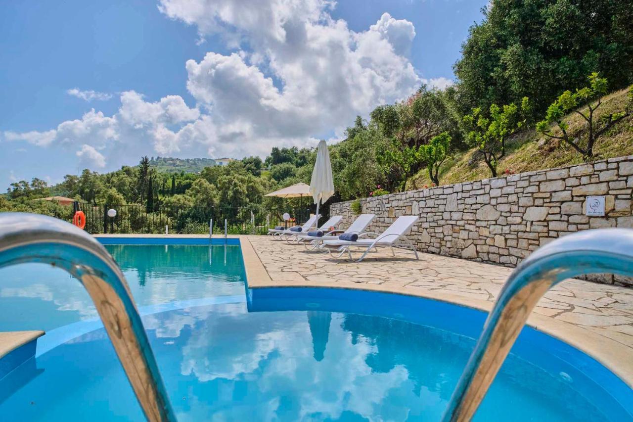 Athina Kerasia Corfu * Kerasa